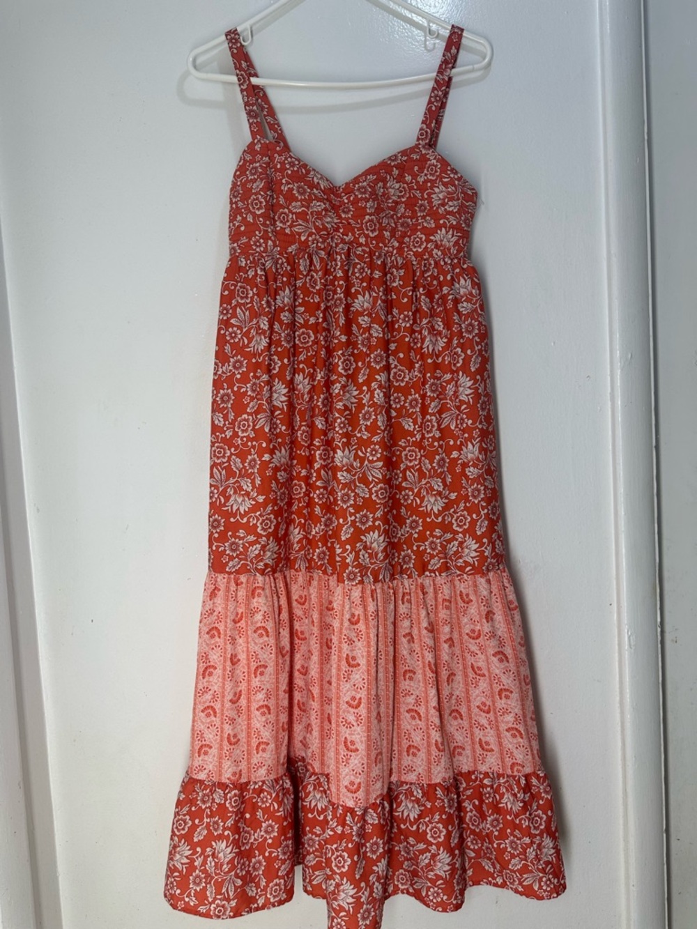 Red & White Floral Tiered Maxi Sundress - Picture 2 of 10